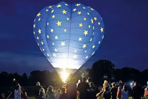 Mit Sternchen: einer der sieben Ballone des „Ballonglühens“.