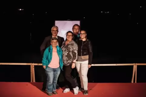 Große Fans (von links): Irmgard Kofink-Klehr, Jürgen Kofink, Nicole Samotrujew, Rüdiger Stawinski und Bianca Kofink.
