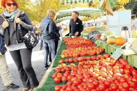 Zwölf Sorten Bio-Tomaten gab es beim deutsch-französischen Bauernmarkt an diesem Stand.