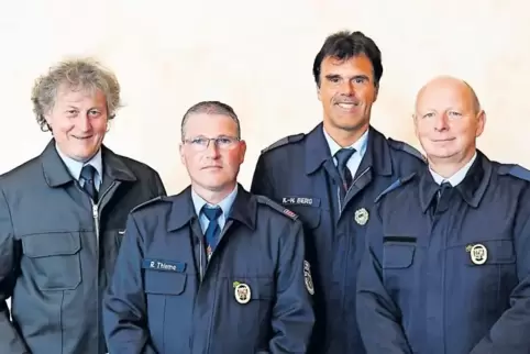 Wegen ihrer Verdienste für die Feuerwehr geehrt (von links): Patrick Faber, Rainer Thieme, Karlheinz Berg und Harald Weis.