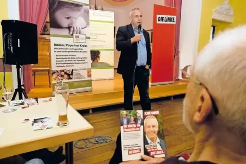 Außer fürs Parteiprogramm warb Alexander Ulrich auch für die Initiative „Mama/Papa hat Krebs“.