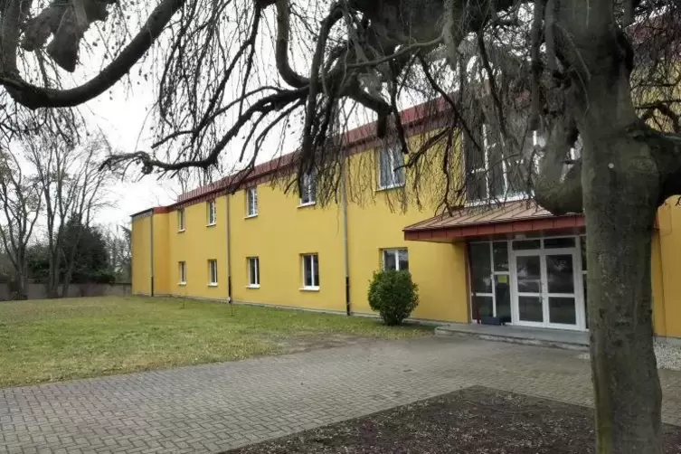 Soll Ganztagsschule in Angebotsform werden: Die Grundschule Schwegenheim. Foto: Lenz 