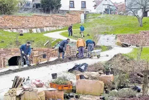Da war er noch Baustelle: Der Käshofer Mehrgenerationenplatz (hier im Frühjahr 2013) ist mittlerweile fertig und zu einem belieb