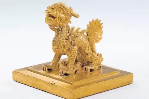 Markiert das Ende der Schau: kaiserlicher Siegelstempel mit gehörntem Drachen aus dem Jahr 1827.