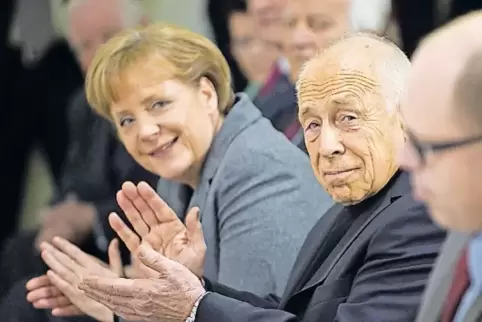 Angela Merkel mit Heiner Geißler im März 2010 in Berlin.