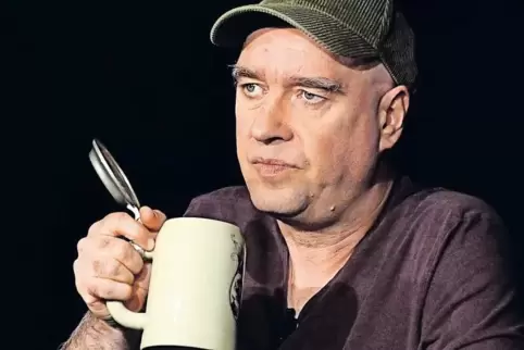 Eher Säbel als Florett: HG. Butzko ließ sich von Karlheinz Deschners Bonmot „Je größer der Dachschaden, desto schöner der Ausbli