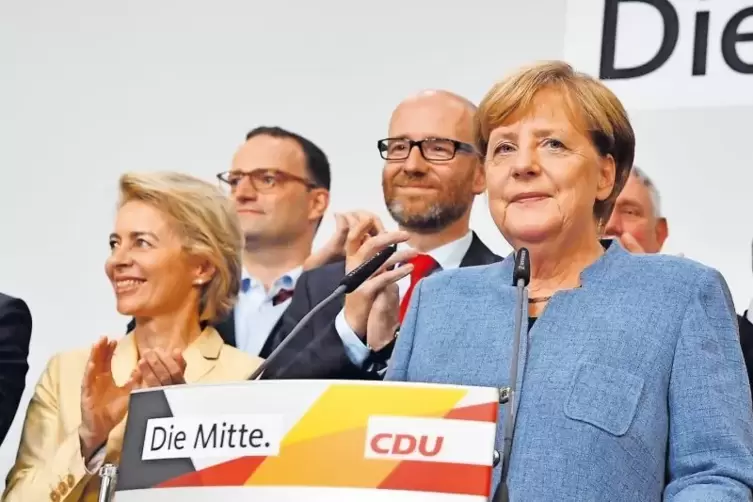 Trotz deutlicher Verluste der Union steht Bundeskanzlerin Angela Merkel vor ihrer vierten Amtszeit.