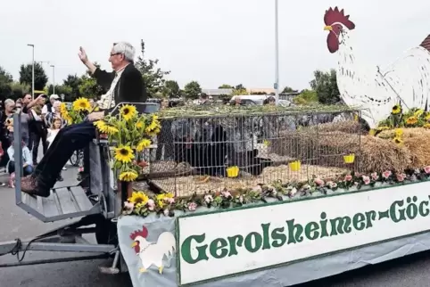 Sogar Federvieh durfte beim Gerolsheimer Umzug mitmachen.