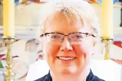 Julia Heller.