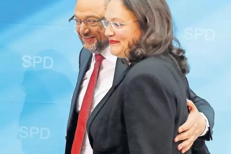 Absage an Merkels Gespr&auml;chsangebot, aber Vorschlag f&uuml;r eine Oppositionsf&uuml;hrerin: SPD-Chef Martin Schulz schl&auml;gt Andrea Nahles au