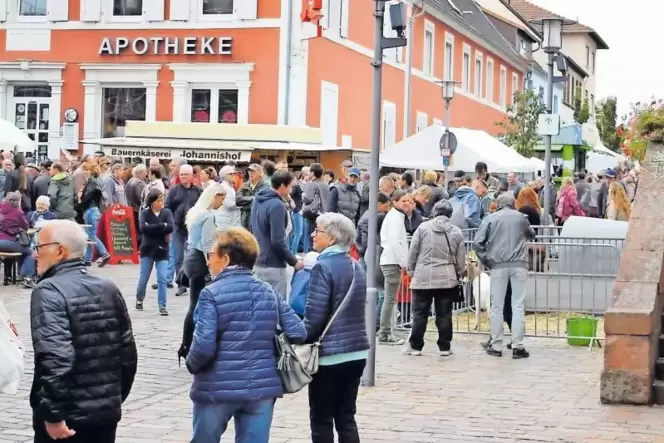 Ist alljährlich ein Publikumsmagnet: Erntefrische Ware aus der Region, dazu viel Unterhaltung und Sehenswertes kennzeichnen den
