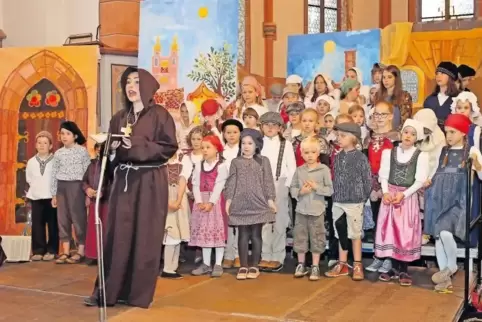 Die Kinderchöre Landau und Bad Bergzabern bei ihrem Auftritt in der Marktkirche.