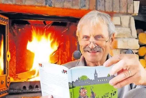 50 Prozent altbewährte und 50 Prozent neue Pfälzer Dichtkunst hat Mundart-Autor Lothar Sattel in sein aktuelles Buch gepackt.