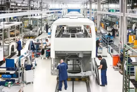 In das Mannheimer Evobus-Werk (Foto) werden fast 200 Millionen Euro investiert.  Foto: Daimler/frei