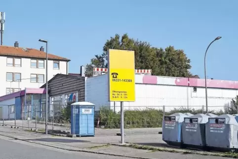 Wo jetzt noch das frühere Supermarkt-Gebäude steht, soll ein Wohnpark gebaut werden.