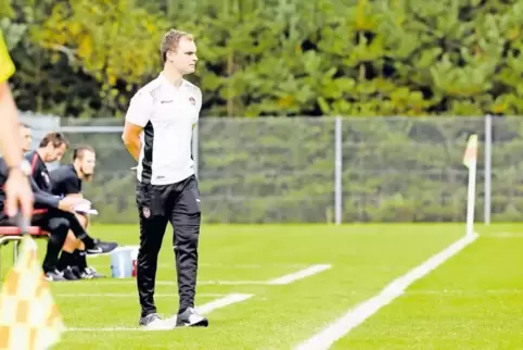 Christian Stegmaier, Trainer der U19 des 1. FC Kaiserslautern, erwartet, dass sich sein Team heute für die nächste Runde im Verb