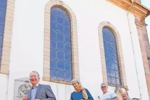Laufen für Luther (von links): Pfarrer Andreas Funke, Kirchenmusikdirektorin Katja Gericke-Wohnsiedler, Prediger Jochen Bendl vo