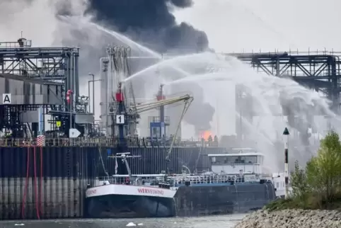 Die Explosion im Landeshafen im Oktober 2016 hat deutliche Auswirkungen auf den rheinland-pfälzischen Güterverkehr auf dem Wasse