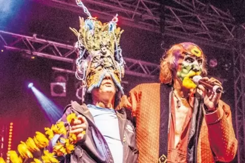 Schillernde Persönlichkeiten (von rechts): Arthur Brown und Mani Neumeier von Guru Guru, der Band mit dem Hit „Elektrolurch“.