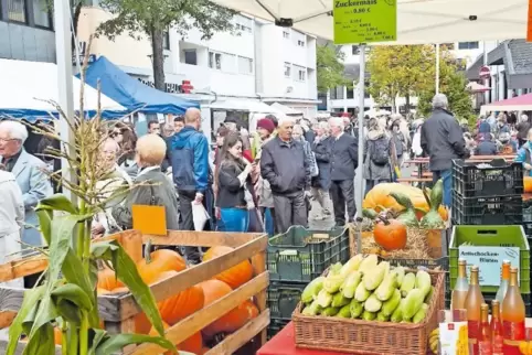 Allerlei erntefrische Produkte – wie hier beim Bauernmarkt vor zwei Jahren – werden auch diesmal wieder angeboten.