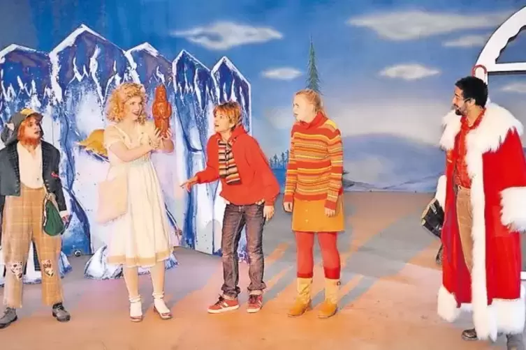 In das Weihnachtswunderland entf&uuml;hrt die Geschichte &bdquo;Als der Weihnachtsmann vom Himmel fiel&ldquo; am 29. November.