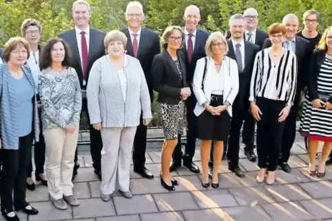 Der Sparkassen-Vorstand ehrte folgende langjährigen Mitarbeiter: Thomas Born, Peter Emrich, Ulrike Hock, Monika Dambach, Ulrike 