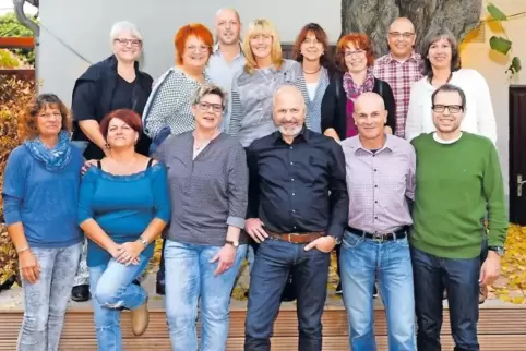 Können viel vom Leben in Berghausen erzählen: die Angehörigen des Schülerjahrgangs 1966/67 der früheren Hauptschule Berghausen.