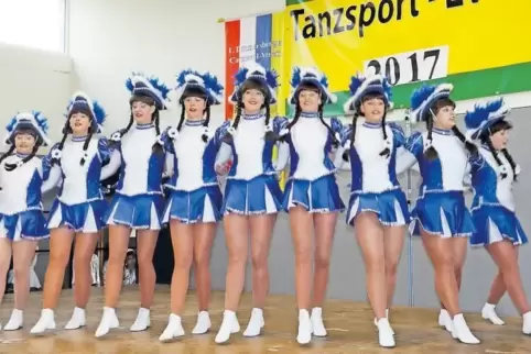Seit ihrer Gründung im Jahr 2004 gehörten die „Blauen Funken“ zum 1. Donnersberger Carneval Verein (unser Bild zeigt einen Auftr