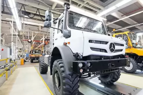 Ein Unimog rollt im Daimler-Lkw-Werk in Wörth vom Band – selbstverständlich mit Dieselmotor.