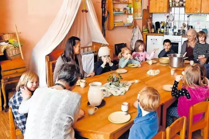 Frühstück in der Waldorf-Kita: Sie umfasst zurzeit zwei Gruppen. Im geplanten Neubau sollen vier Gruppen unterkommen.