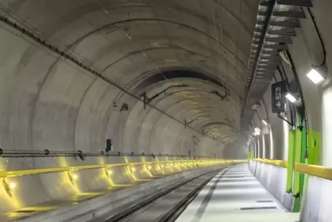 Die Schweizer sind Tunnel-Fans, obwohl diese zu den teuersten Bauwerken überhaupt gehören. Das Foto zeigt den Gotthardt-Basistun