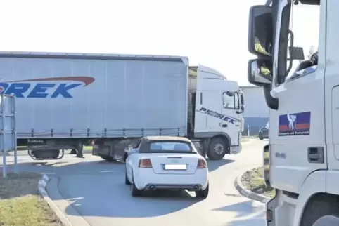 Der Autobahnkreisel ist zu Stoßzeiten bereits heute überlastet.