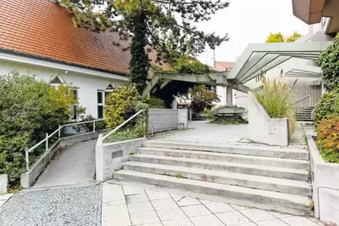 Das Umfeld und der Vorplatz des Bürgerhauses sollen umgestaltet werden – Details sind noch offen.