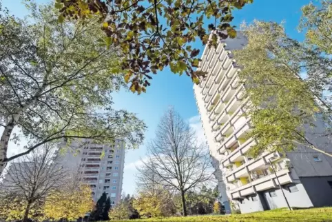 Die drei Hochhäuser in der Königsberger Straße gehören jetzt ebenfalls der Peach Property.