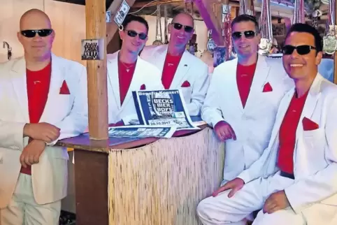 Proben fleißig für ihren Auftritt: die BecksBierBoys (von links) Thomas Ringel, David Hällmeyer, Hans-Peter Mathias, Oliver Eich