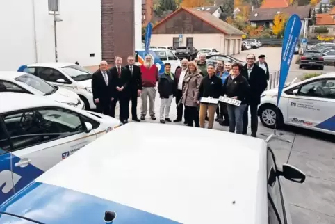 Einen Gesamtwert von rund 90 000 Euro haben die sechs Fahrzeuge für die Sozialstationen.