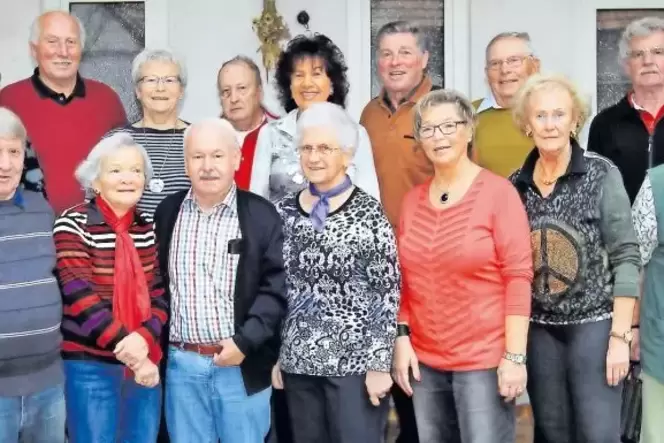 Machen auch ab und zu noch Ausflüge: die Mitglieder des Jahrgangs 1943/44 aus Dudenhofen. Machen auch ab und zu noch Ausflüge: die Mitglieder des Jahrgangs 1943/44 aus Dudenhofen.