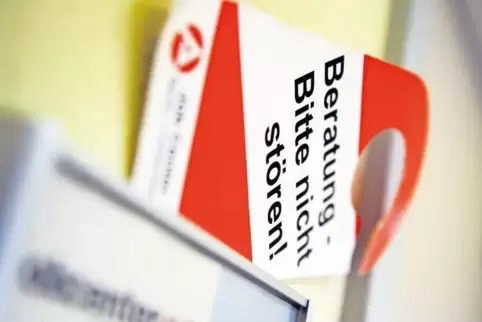 Die Hauptaufgabe des Jobcenters, die Beratung, bleibt trotz E-Akte bestehen. Die Mitarbeiter haben dann jedoch schneller Zugriff