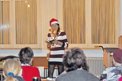 Auch Lichterketten können tödlich sein, wie Gina Greifenstein bei ihrer Krimi-Lesung in Mutterstadt ausführte.