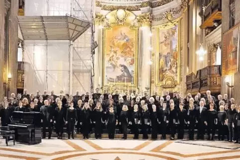 Der SonntagsChor bei seinem Auftritt im Petersdom.
