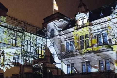 Bereits 2015 war das Weingut Müller-Catoir im Haardter Mandellring Gastgeber der „Langen Nacht“ und wurde dazu kunstvoll illumin