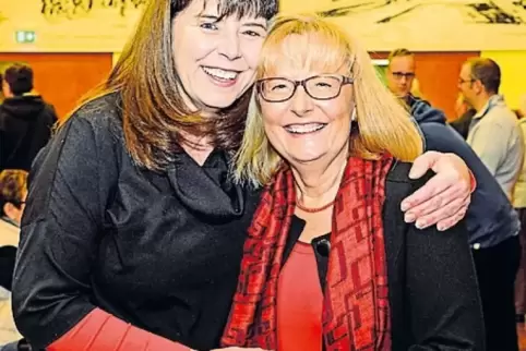Zwei Frauen, die sich kennen und schätzen: die künftige Oberbürgermeisterin Jutta Steinruck (links) und Beate Steeg.