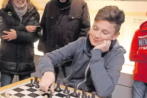 Lukas Muths spielt Schach gegen Krebs.