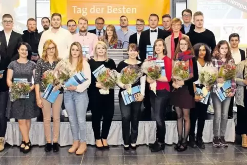 Die besten Jung-Handwerker der gesamten Pfalz: Für herausragende Leistungen im Wetbewerb des Handwerks wurden gestern im Berufsb