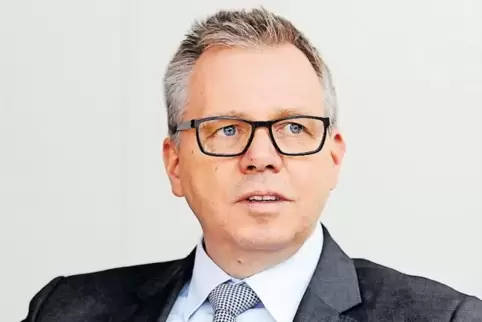 Betriebe sollen bei Bedarf die wöchentliche Arbeitszeit auch verlängern können, fordert Johannes Heger.
