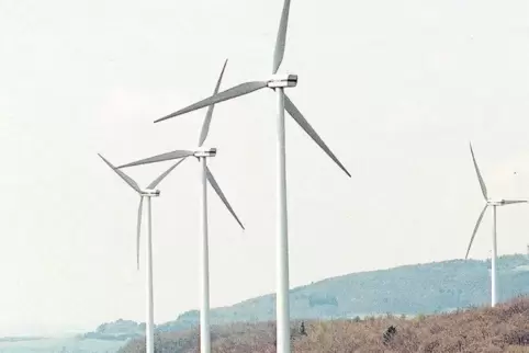 Ein größerer Windrad-Verbund wie hier bei Reichenbach-Steegen ist in der Verbandsgemeinde Ramstein-Miesenbach schon wegen des „g