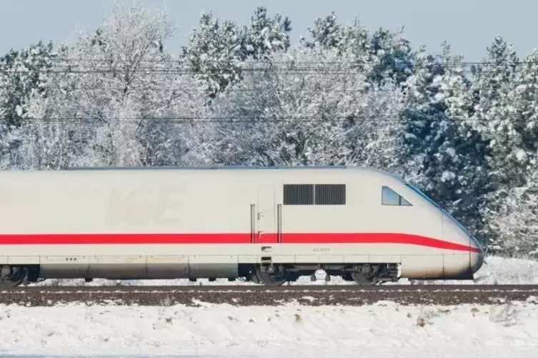 Auch auf der Strecke Mannheim-Stuttgart sollen die ICE-Züge am Wochenende langsamer fahren. Foto: dpa