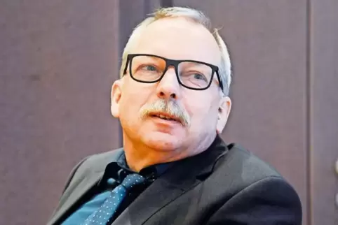 Macht im Sozialdezernat Platz für Parteikollegin Beate Steeg: Wolfgang van Vliet.