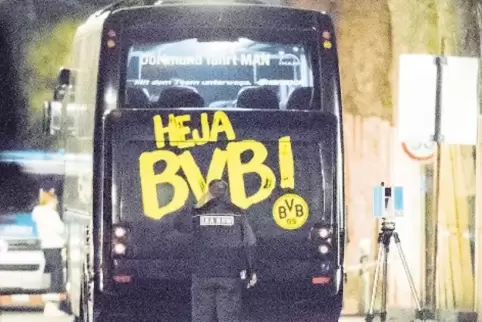 Habgier war nach Ansicht der Ermittler das Motiv für den Anschlag auf den BVB-Bus. Zwei Menschen wurden dabei verletzt.