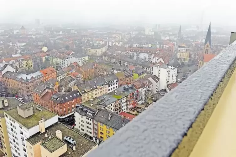 Sch&ouml;ne Aussicht: Blick vom 23. Stock auf den Hemshof.